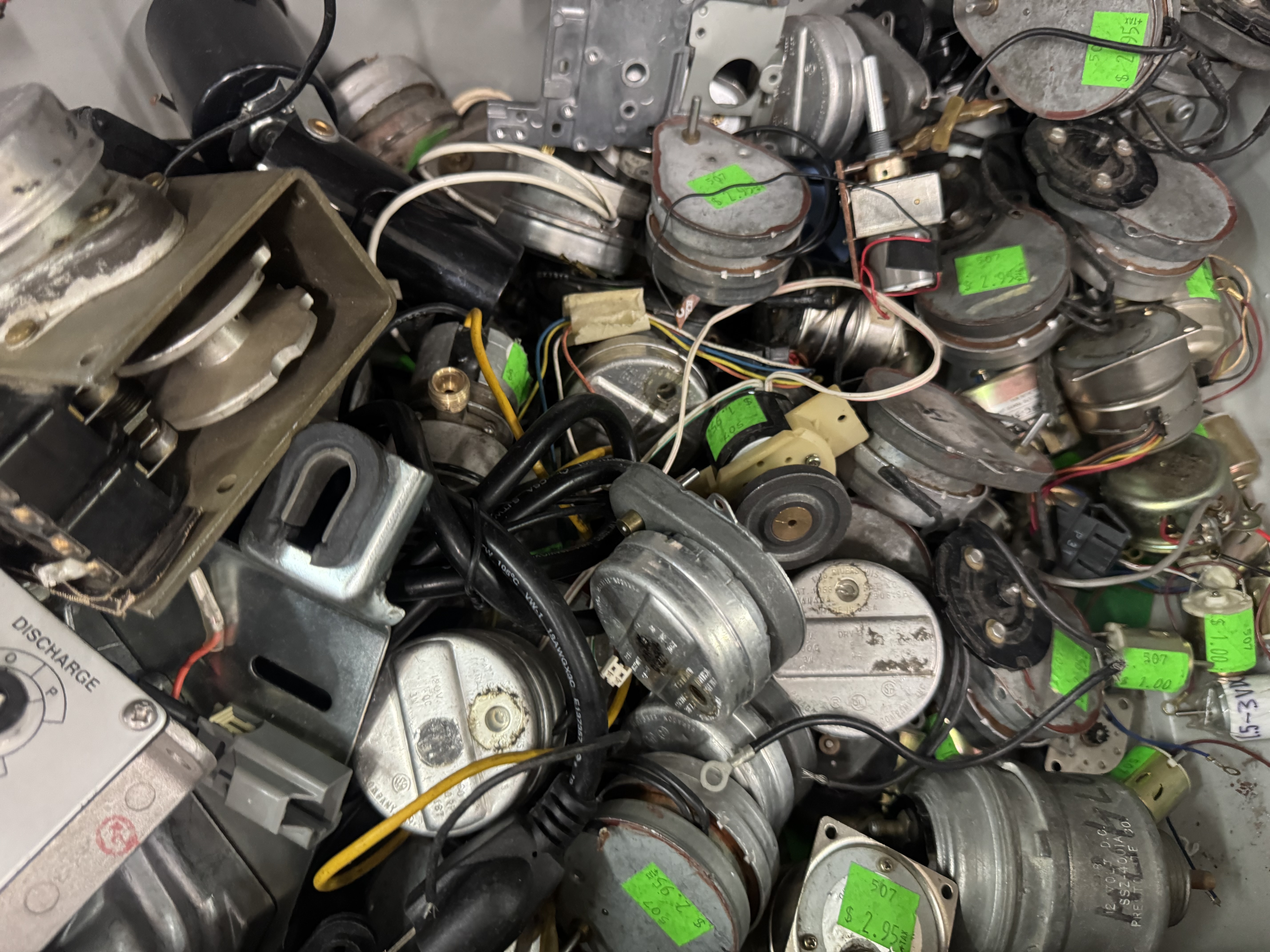bucket of 6V motors
